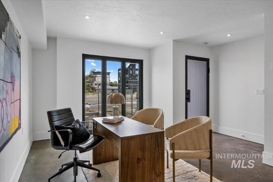 This exceptionally low-maintenance home is situated in Casino - photo 4