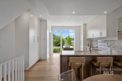 This exceptionally low-maintenance home is situated in Casino - photo 7