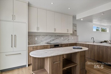This exceptionally low-maintenance home is situated in Casino - photo 9