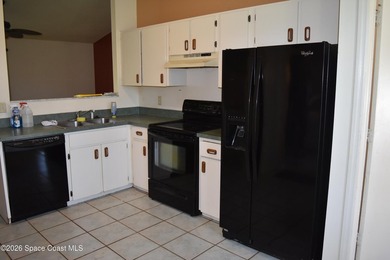 Opportunity awaits with this 3-bedroom, 2-bath home in a - photo 5