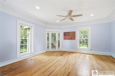 Welcome to 19 Winchester Road: an expansive 6 bedroom, 3 - photo 11