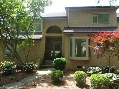 Oak Hollow Lake Home For Sale in High Point North Carolina