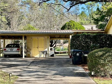 WATERFRONT! FISHERMAN'S PARADISE! This one story three bedroom - photo 18