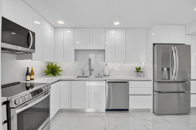 Beautifully fully renovated 7th floor corner Midrise apt - photo 18