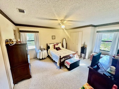 WATERFRONT! FISHERMAN'S PARADISE! This one story three bedroom - photo 19