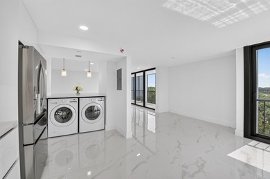 Beautifully fully renovated 7th floor corner Midrise apt - photo 19
