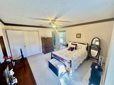 WATERFRONT! FISHERMAN'S PARADISE! This one story three bedroom - photo 20