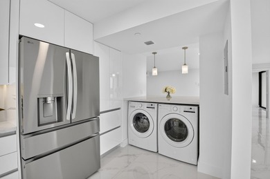 Beautifully fully renovated 7th floor corner Midrise apt - photo 20