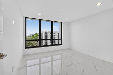 Beautifully fully renovated 7th floor corner Midrise apt - photo 23
