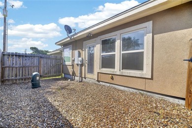 Beautiful gated 2 bedroom 2 bath with bonus office townhomee and - photo 25