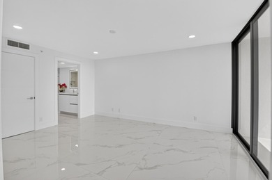 Beautifully fully renovated 7th floor corner Midrise apt - photo 27
