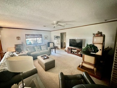 WATERFRONT! FISHERMAN'S PARADISE! This one story three bedroom - photo 31