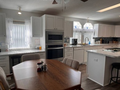 Stunning Retreat - Experience the Best of Florida Living! Homes - photo 12