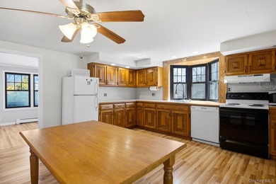 Located in the Village of Patchogue - Well Maintained 4 Bedroom - photo 5