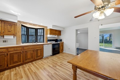 Located in the Village of Patchogue - Well Maintained 4 Bedroom - photo 6
