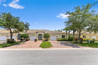 Lake Townhome/Townhouse For Sale in West Palm Beach, Florida