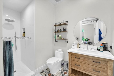 Situated on a spectacular 1.25-acre corner estate in the heart - photo 22