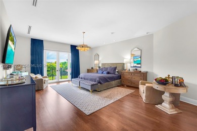 Situated on a spectacular 1.25-acre corner estate in the heart - photo 24