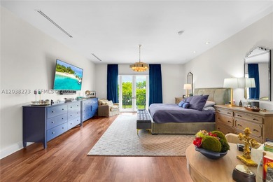 Situated on a spectacular 1.25-acre corner estate in the heart - photo 25