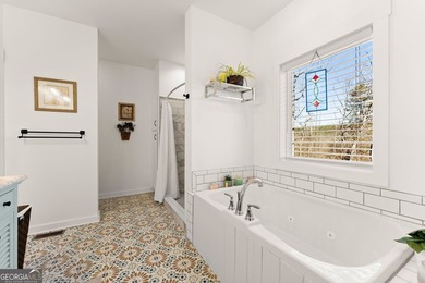 BACK ON THE MARKET! Buyers had circumstances to change. There - photo 27