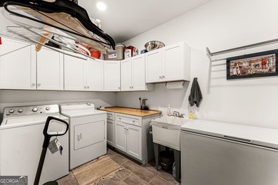 BACK ON THE MARKET! Buyers had circumstances to change. There - photo 30
