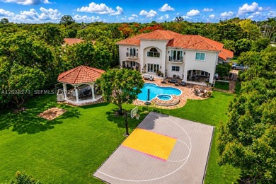 Situated on a spectacular 1.25-acre corner estate in the heart - photo 35