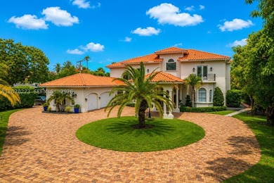Situated on a spectacular 1.25-acre corner estate in the heart - photo 36