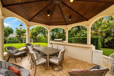 Situated on a spectacular 1.25-acre corner estate in the heart - photo 41