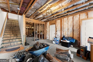BACK ON THE MARKET! Buyers had circumstances to change. There - photo 43