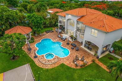 Situated on a spectacular 1.25-acre corner estate in the heart - photo 43