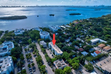 Beautiful 2 bedroom, 2 bathroom ground-floor residence in - photo 31