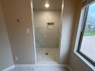 Exceptional income-producing investment in the heart of - photo 33