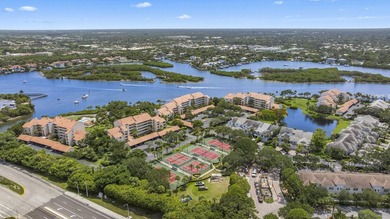 VIEWS, VIEWS. Some of the best in Jupiter Harbour. Sunsets are - photo 34