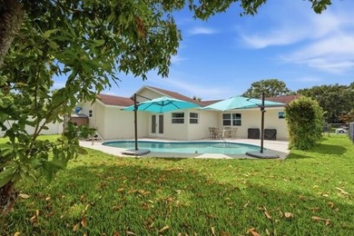 Welcome to your ultimate South Florida oasis! Nestled in the - photo 35