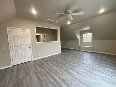 Exceptional income-producing investment in the heart of - photo 36