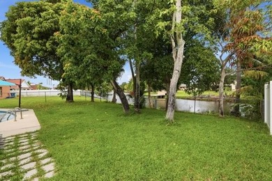 Welcome to your ultimate South Florida oasis! Nestled in the - photo 36