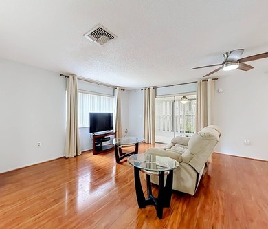 Newly renovated, ground-floor 2 bed, 2 bath condo, 1,144 sq ft - photo 6