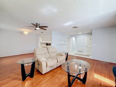 Newly renovated, ground-floor 2 bed, 2 bath condo, 1,144 sq ft - photo 7
