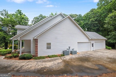 *Almost 4000 sq ft just waiting for a family to fill this space - photo 4