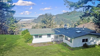 Rare Gold Beach hilltop retreat! This 3.21-acre property - photo 1