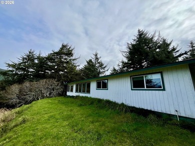 Rare Gold Beach hilltop retreat! This 3.21-acre property - photo 8