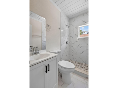 Welcome to this charming 3-bed, 1-bath concrete block home - photo 21