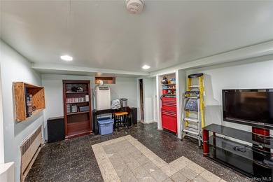 Opportunity awaits! Do not miss out on this gorgeous split level - photo 23
