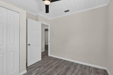 Welcome to this charming 3-bed, 1-bath concrete block home - photo 23