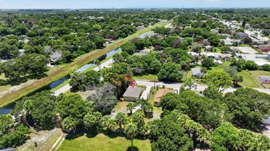 Welcome to this charming 3-bed, 1-bath concrete block home - photo 38