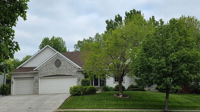 Welcome to this beautifully maintained, move-in ready - photo 2