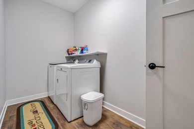 Welcome to this beautifully maintained, move-in ready - photo 9