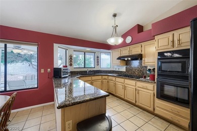 Beautiful single-story home in The Lakes community with a 3-car - photo 8