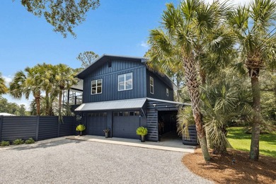Welcome to this stunning waterfront retreat in historic Point - photo 16