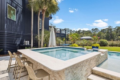 Welcome to this stunning waterfront retreat in historic Point - photo 17